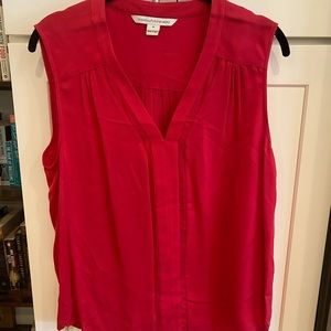 Diane Von furstenberg v-neck sleeveless blouse